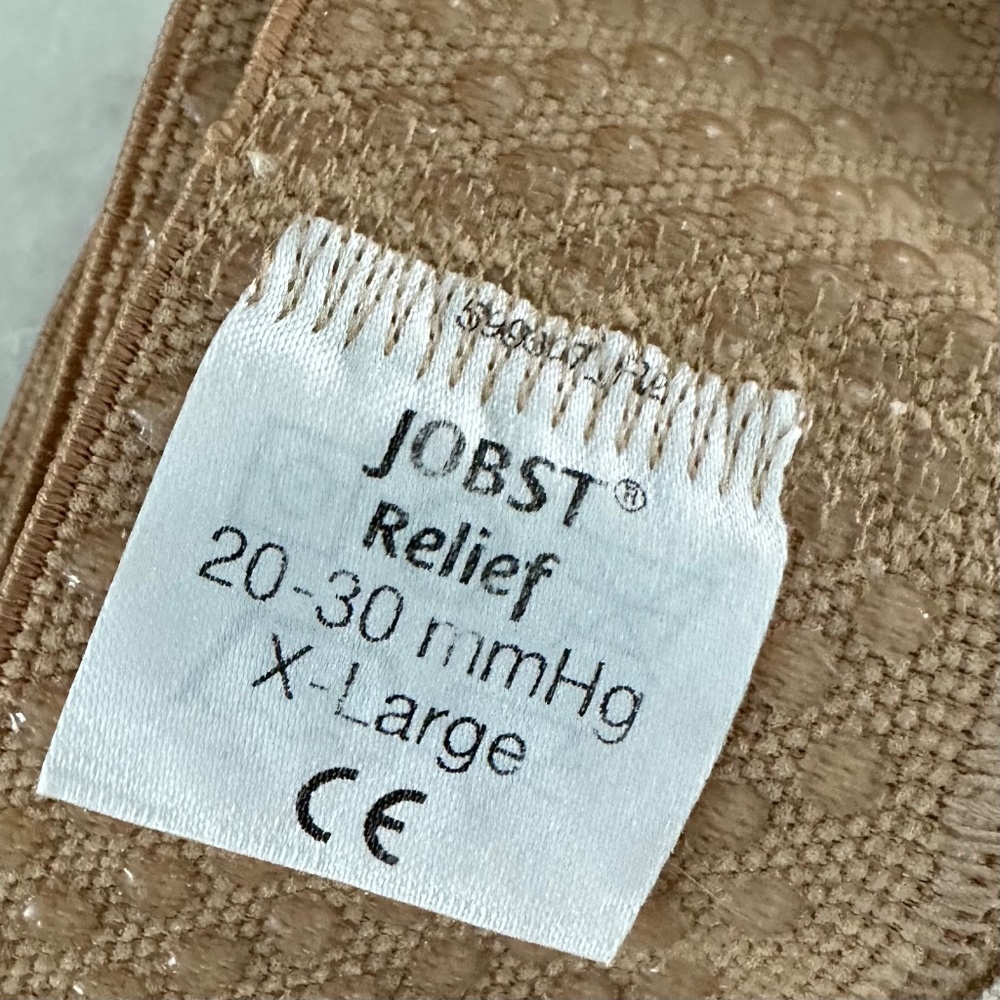 🫟 JOBST® Relief Thigh High 20-30 mmHg w/ Silicone Top Band, Open Toe - Picture 5 of 6